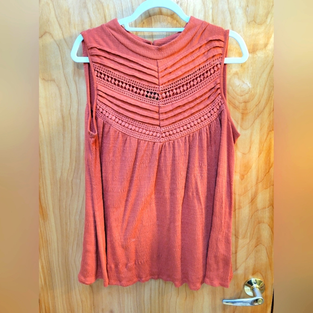 XL Cable & Gauge Women's Lace-Trim Top